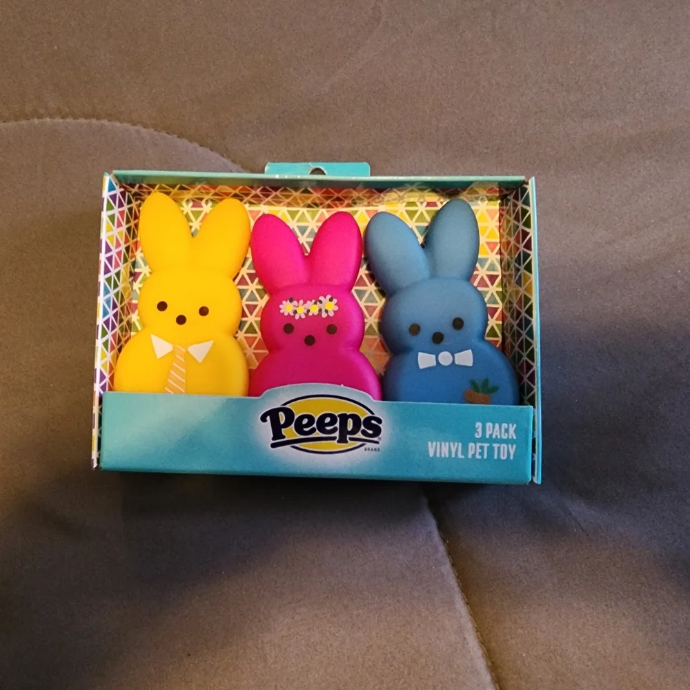 NWT Peeps 3 Pack Vinyl Pet toys. Adorable peeps Bunnies.